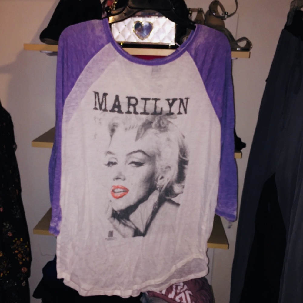 Sale‼️ 3 for $15 // Marylin Monroe  long sleeve